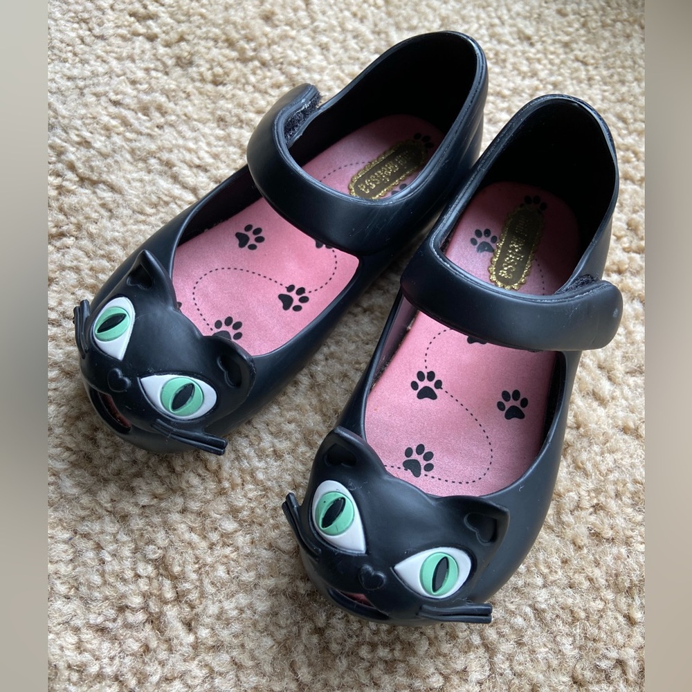 Mini Melissa Black Cats size 8